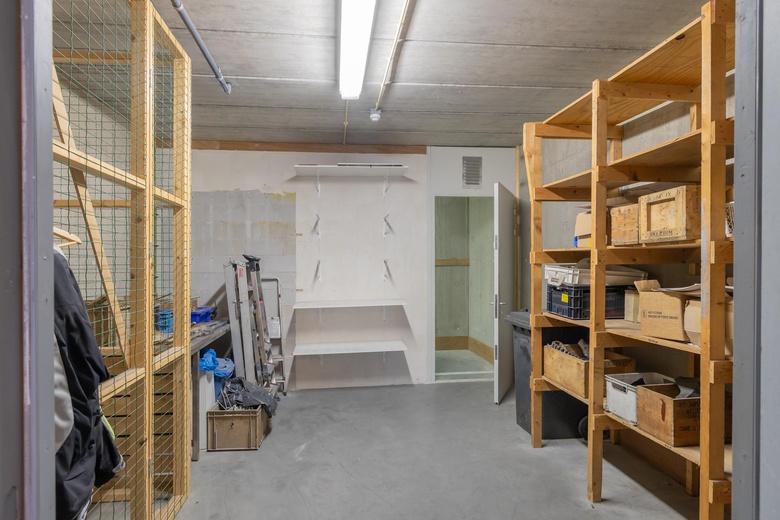 BedrijfsruimteaanTransportweg 21<br/> inNieuwkoop BedrijfsruimteaanTransportweg 21<br/> inNieuwkoop