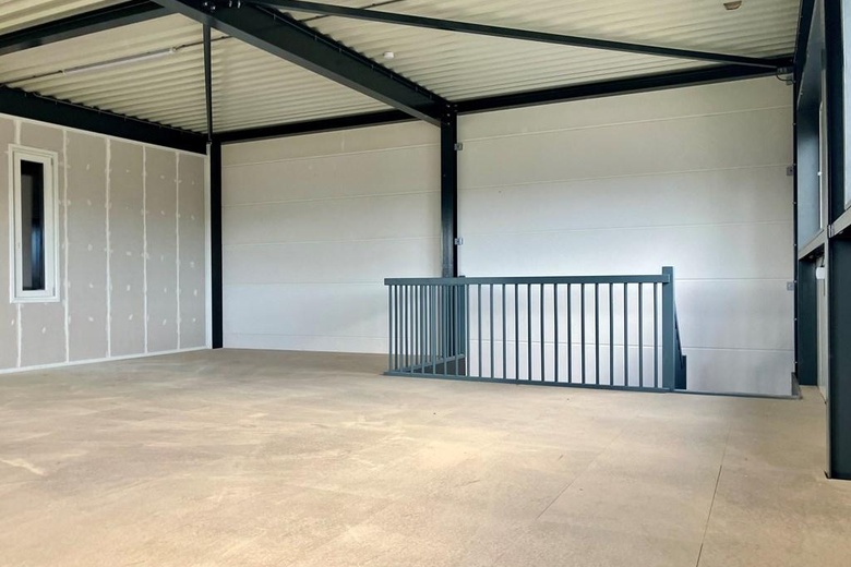 BedrijfsruimteaanLandauer 47<br/> inZeewolde BedrijfsruimteaanLandauer 47<br/> inZeewolde
