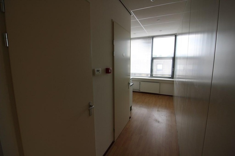 WinkelruimteaanBellstraat 2 D<br/> inVlaardingen WinkelruimteaanBellstraat 2 D<br/> inVlaardingen