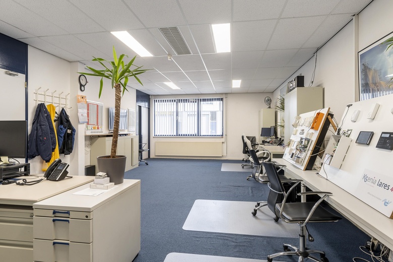 BedrijfsruimteaanKreekweg 16<br/> inVlaardingen