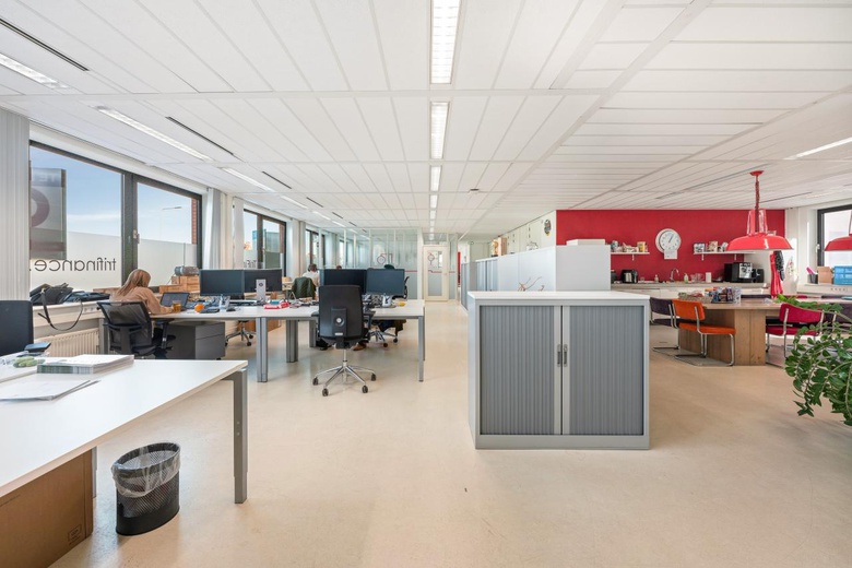 KantoorruimteaanStationsplein 1<br/> inZwijndrecht