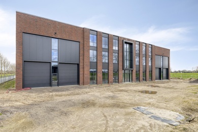 Bekijk foto 2 van Titaniumlaan 40