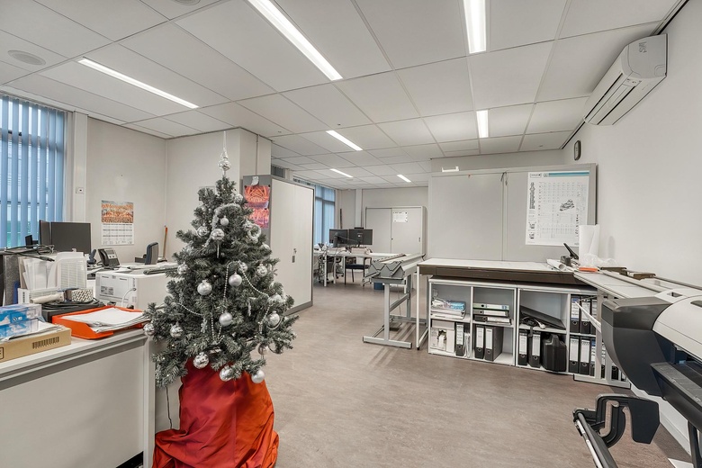 BedrijfsruimteaanWeversbaan 15<br/> inLeiderdorp