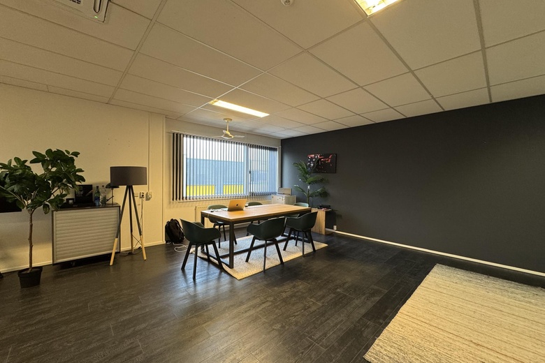 KantoorruimteaanWeteringpad 52<br/> inSoest KantoorruimteaanWeteringpad 52<br/> inSoest