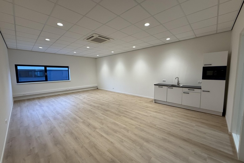 BedrijfsruimteaanAgriport 5 08<br/> inMiddenmeer