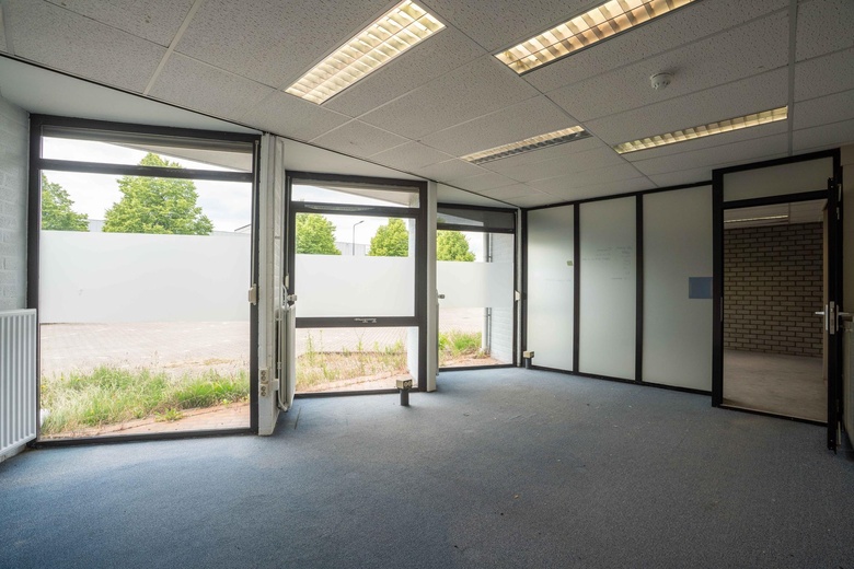 BedrijfsruimteaanDr. Nolenslaan 111<br/> inSittard