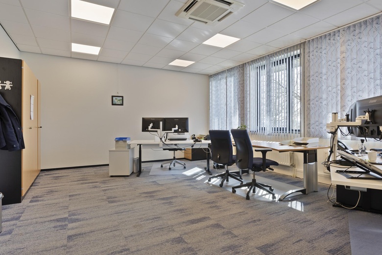 BedrijfsruimteaanGrotestraat 12<br/> inHeesbeen BedrijfsruimteaanGrotestraat 12<br/> inHeesbeen