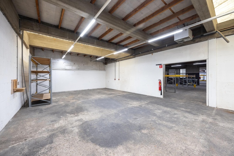 BedrijfsruimteaanHeereweg 337 B<br/> inLisse BedrijfsruimteaanHeereweg 337 B<br/> inLisse