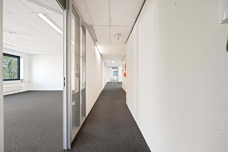 KantoorruimteaanStationsplein 4<br/> inZwijndrecht KantoorruimteaanStationsplein 4<br/> inZwijndrecht