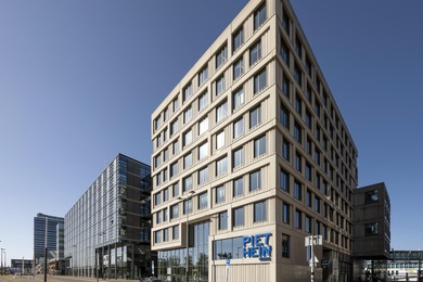 Bekijk foto 2 van Piet Heinkade 81