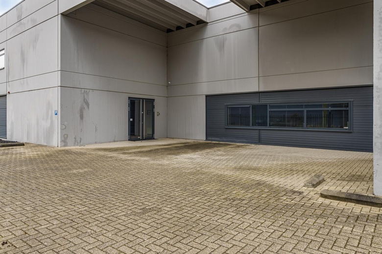 BedrijfsruimteaanLooier 16<br/> inNieuwkuijk BedrijfsruimteaanLooier 16<br/> inNieuwkuijk