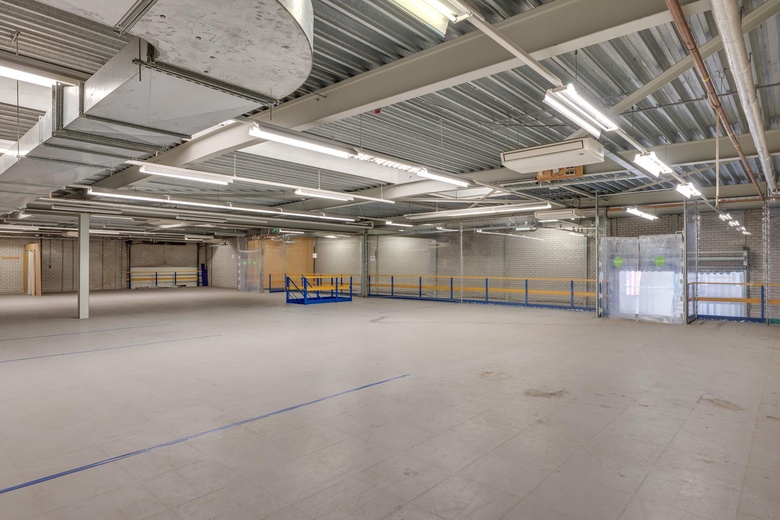 BedrijfsruimteaanDillenburgstraat 22<br/> inEindhoven BedrijfsruimteaanDillenburgstraat 22<br/> inEindhoven
