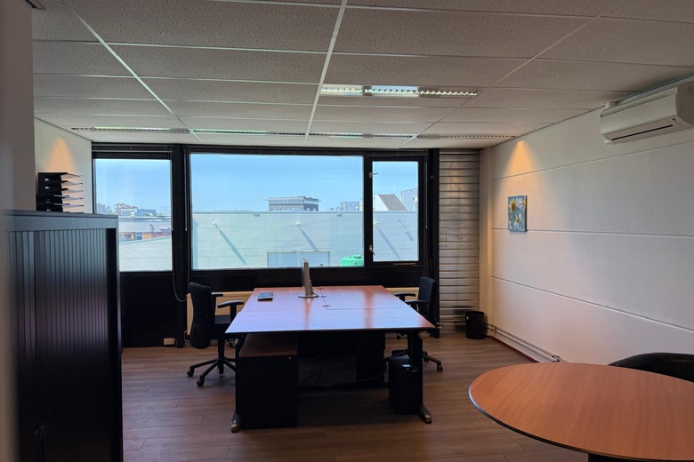 BedrijfsruimteaanAventurijn 808<br/> inDordrecht