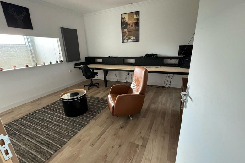 BedrijfsruimteaanProduktieweg 13 22<br/> inEmmeloord