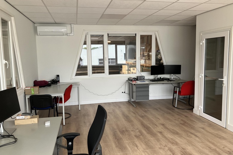 BedrijfsruimteaanPeppelkade 13 c<br/> inHouten BedrijfsruimteaanPeppelkade 13 c<br/> inHouten