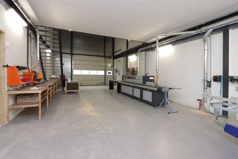 BedrijfsruimteaanDe Huchtstraat 14<br/> inAlmere BedrijfsruimteaanDe Huchtstraat 14<br/> inAlmere