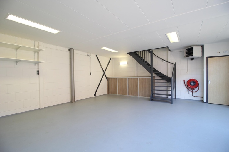 BedrijfsruimteaanDe Veldoven 2 B<br/> inHendrik-Ido-Ambacht BedrijfsruimteaanDe Veldoven 2 B<br/> inHendrik-Ido-Ambacht