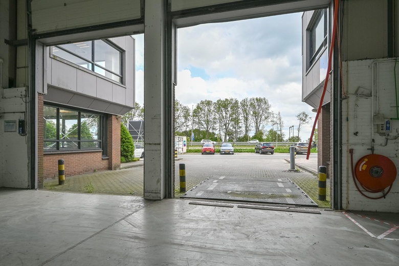 BedrijfsruimteaanHaarlemmerstraatweg 105<br/> inHalfweg