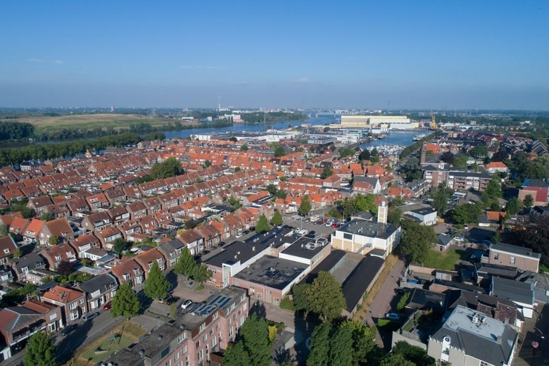 KantoorruimteaanMiddeldiepstraat 62<br/> inSliedrecht