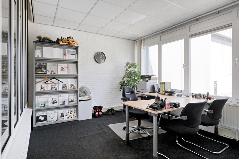 BedrijfsruimteaanNijverheidsstraat 8<br/> in's-Heer-Hendrikskinderen BedrijfsruimteaanNijverheidsstraat 8<br/> in's-Heer-Hendrikskinderen