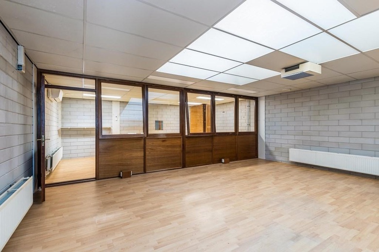 BedrijfsruimteaanAmbachtsweg 39 F<br/> inPijnacker