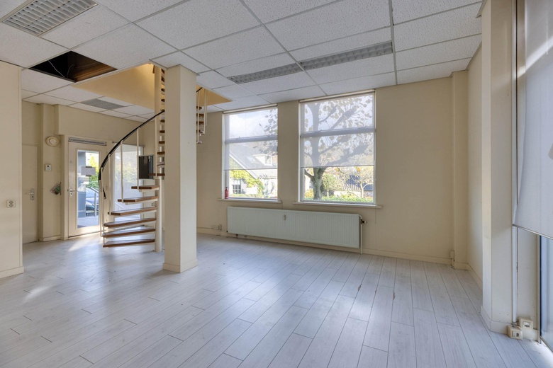 KantoorruimteaanHellingstraat 22<br/> inHuizen