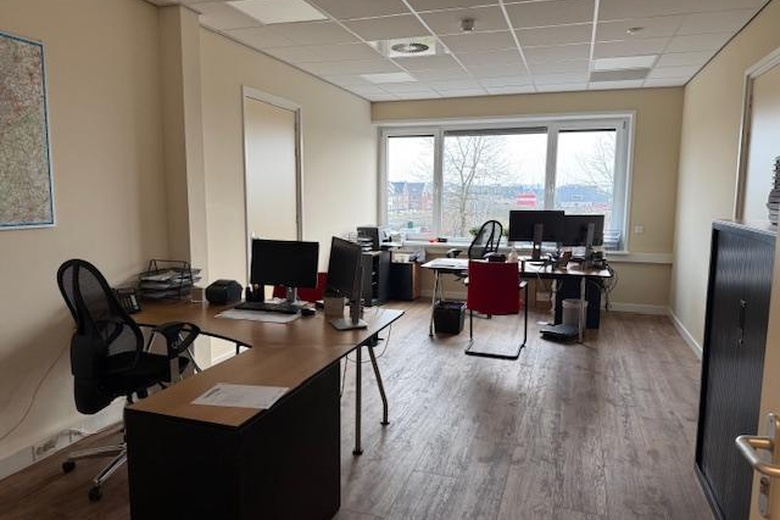 BedrijfsruimteaanWalnootberg 14<br/> inEemnes