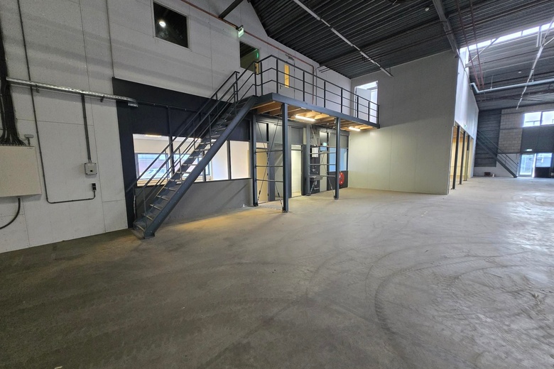 BedrijfsruimteaanEssebaan 43<br/> inCapelle aan den IJssel