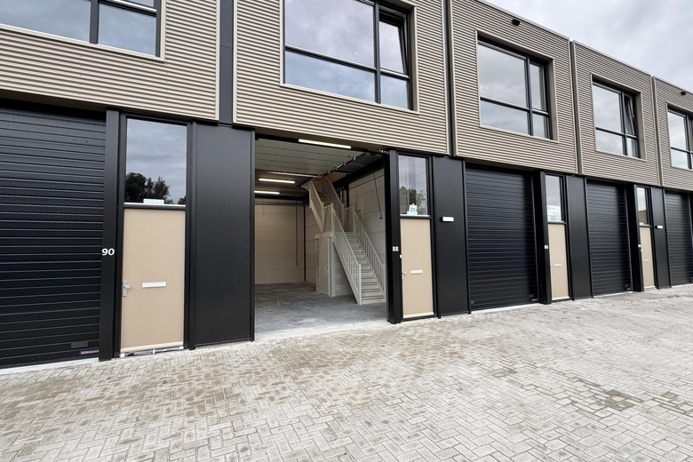 Bekijk foto 1 van John F. Kennedylaan 88