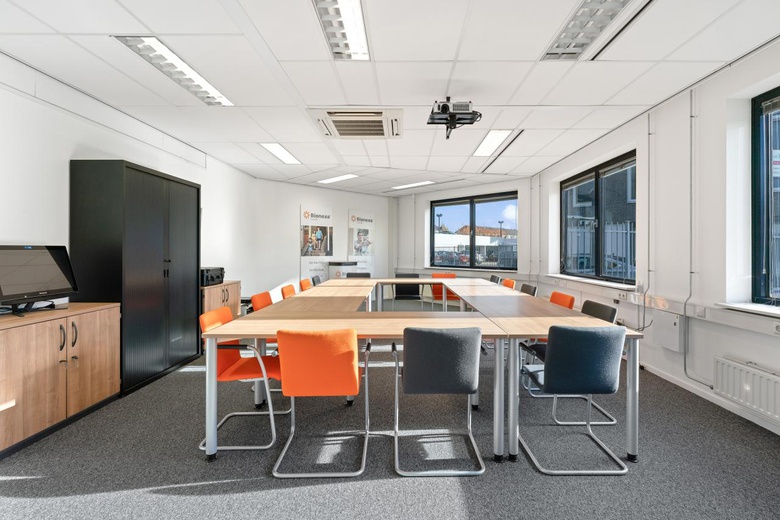 KantoorruimteaanStationsweg 41<br/> inZwijndrecht