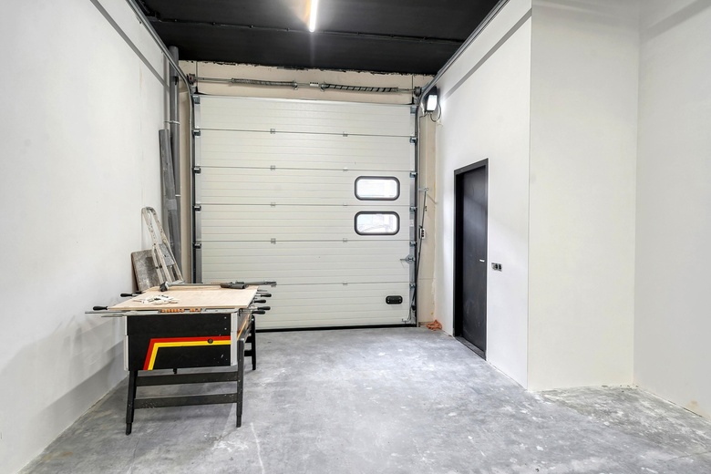 BedrijfsruimteaanIndustrieweg 12 N<br/> inZoeterwoude