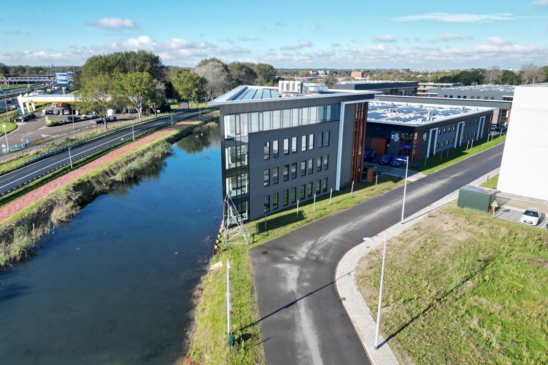 KantoorruimteaanKringloopweg 16<br/> inHendrik-Ido-Ambacht