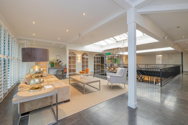 BedrijfsruimteaanWeerlaan 1<br/> inHillegom