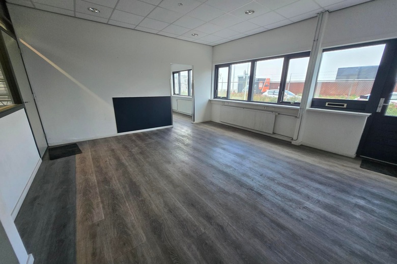 BedrijfsruimteaanEssebaan 43<br/> inCapelle aan den IJssel