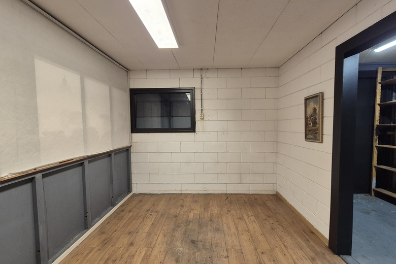 BedrijfsruimteaanAmbachtsstraat 6<br/> inHardinxveld-Giessendam