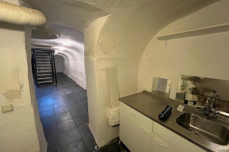 WinkelruimteaanHinthamerstraat 102<br/> inDen Bosch WinkelruimteaanHinthamerstraat 102<br/> inDen Bosch