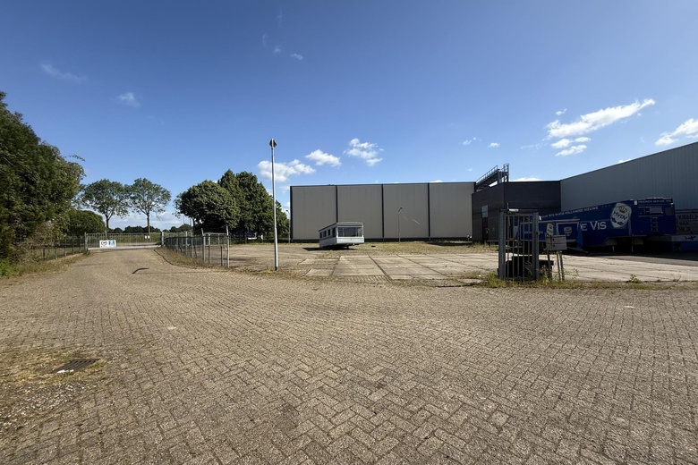 BedrijfsruimteaanWaalbandijk 115<br/> inDodewaard BedrijfsruimteaanWaalbandijk 115<br/> inDodewaard