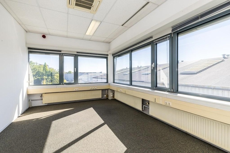 KantoorruimteaanMozartlaan 3<br/> inMaassluis KantoorruimteaanMozartlaan 3<br/> inMaassluis