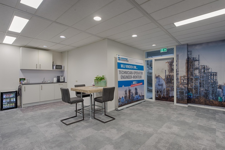 KantoorruimteaanCurieweg 5<br/> inSpijkenisse KantoorruimteaanCurieweg 5<br/> inSpijkenisse