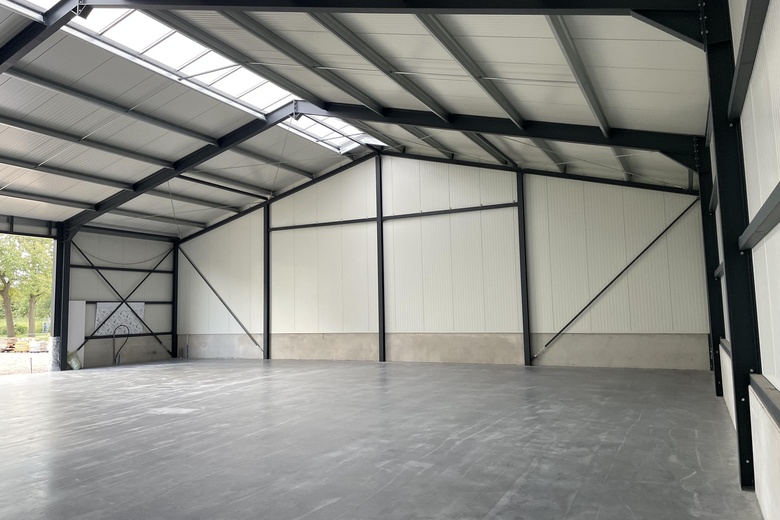 BedrijfsruimteaanLeeuwerikweg 26 - 30<br/> inDe Mortel