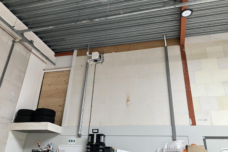 BedrijfsruimteaanPeppelkade 15 a<br/> inHouten