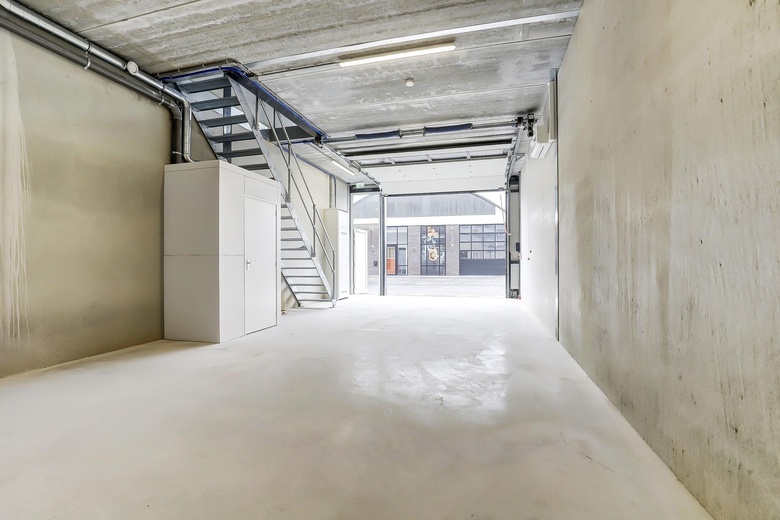 BedrijfsruimteaanSpoorlaan Noord 176<br/> inRoermond