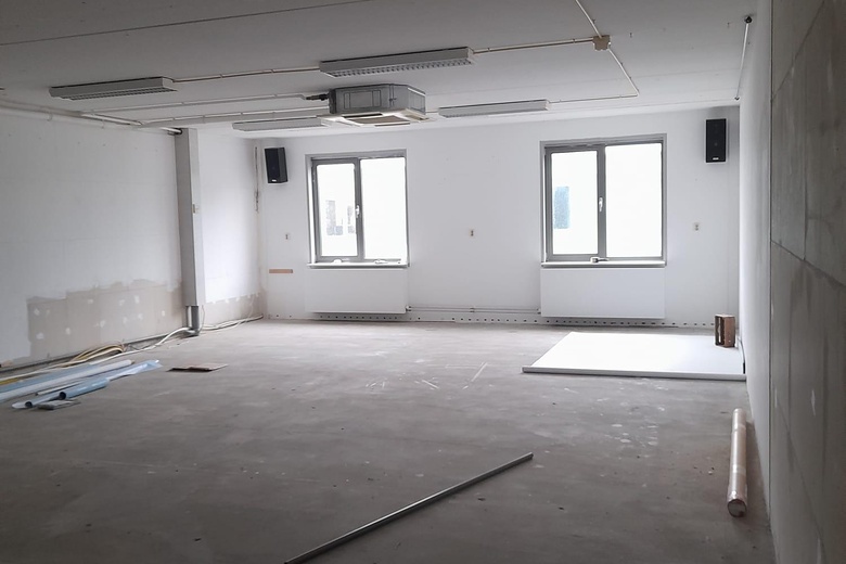 BedrijfsruimteaanPesetaweg 105<br/> inNieuw-Vennep