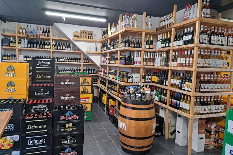 WinkelruimteaanGentsevaartstraat 33<br/> inAxel