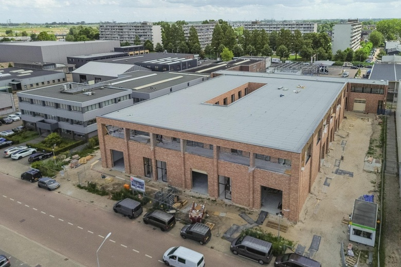 BedrijfsruimteaanPampuslaan 168 F<br/> inWeesp BedrijfsruimteaanPampuslaan 168 F<br/> inWeesp