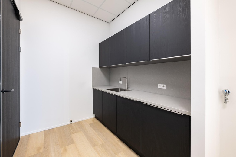 BedrijfsruimteaanVoltaweg 41<br/> inHellevoetsluis BedrijfsruimteaanVoltaweg 41<br/> inHellevoetsluis