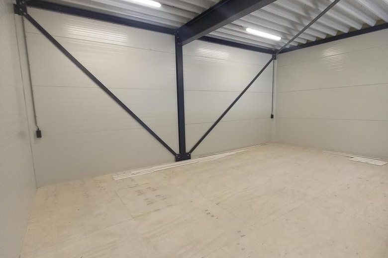 BedrijfsruimteaanRomeinenstraat 77<br/> inBeugen