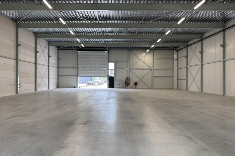 BedrijfsruimteaanVaarsloot 2<br/> inBleskensgraaf