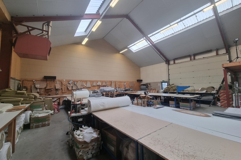 BedrijfsruimteaanIndustrieweg 21 a<br/> inVuren