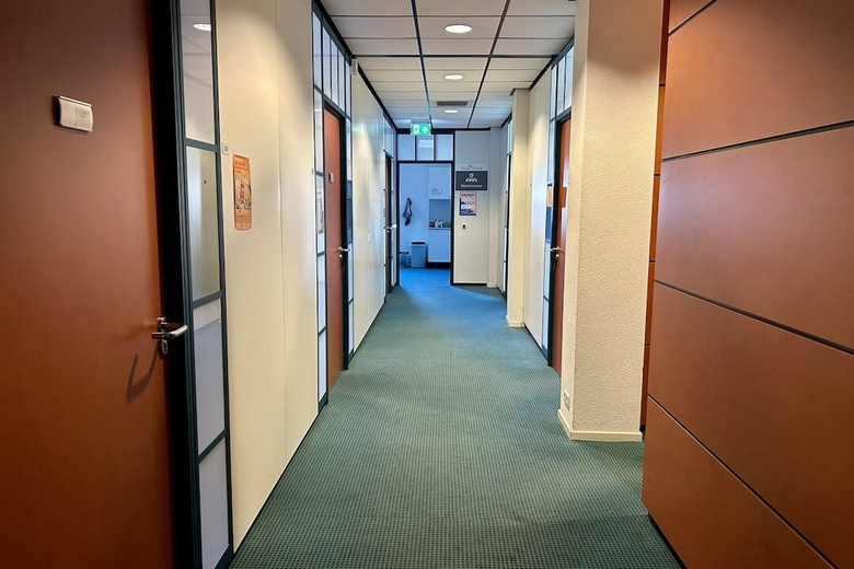 WerkplekaanCurieweg 9<br/> inSpijkenisse WerkplekaanCurieweg 9<br/> inSpijkenisse